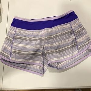 Lululemon women’s purple shorts size 6